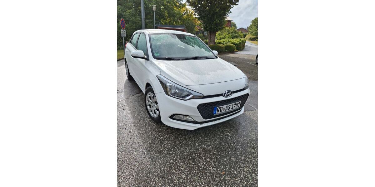 Hyundai i20 92.000 km 7.900 &euro; Grauel 24594