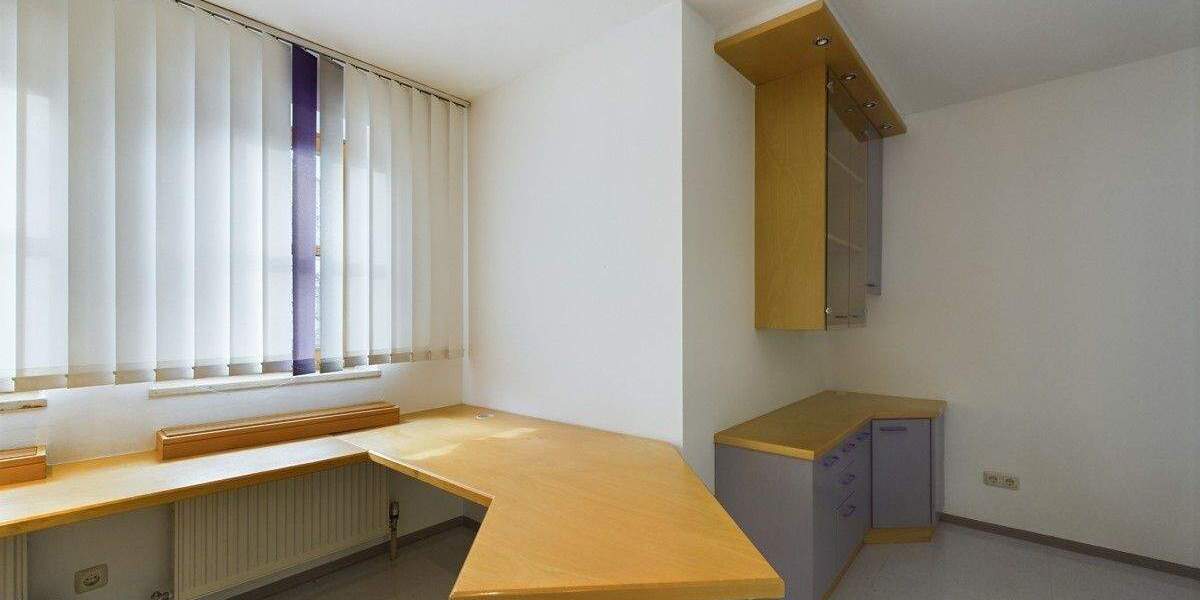 Gewerbeobjekt Nittendorf - 9 Zimmer, 169 m&sup2;, 1.495&euro; | Angebot:25704919