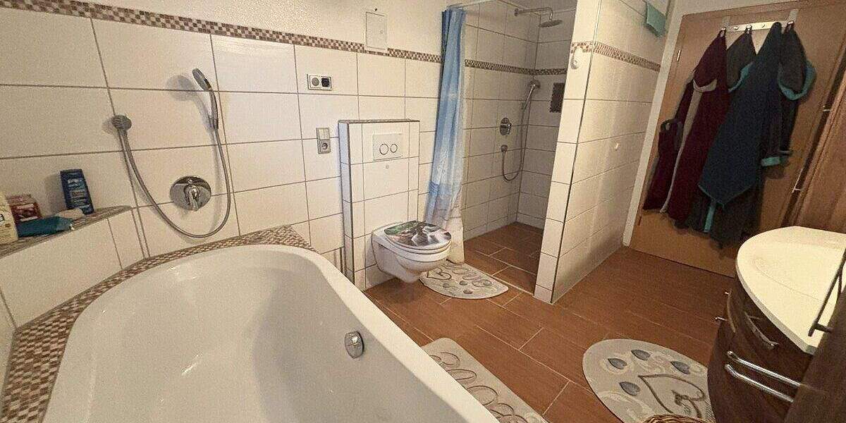 Einfamilienhaus Osterhofen Altenmarkt - 7 Zimmer, 227 m&sup2;, 339.000&euro; | Angebot:24459903