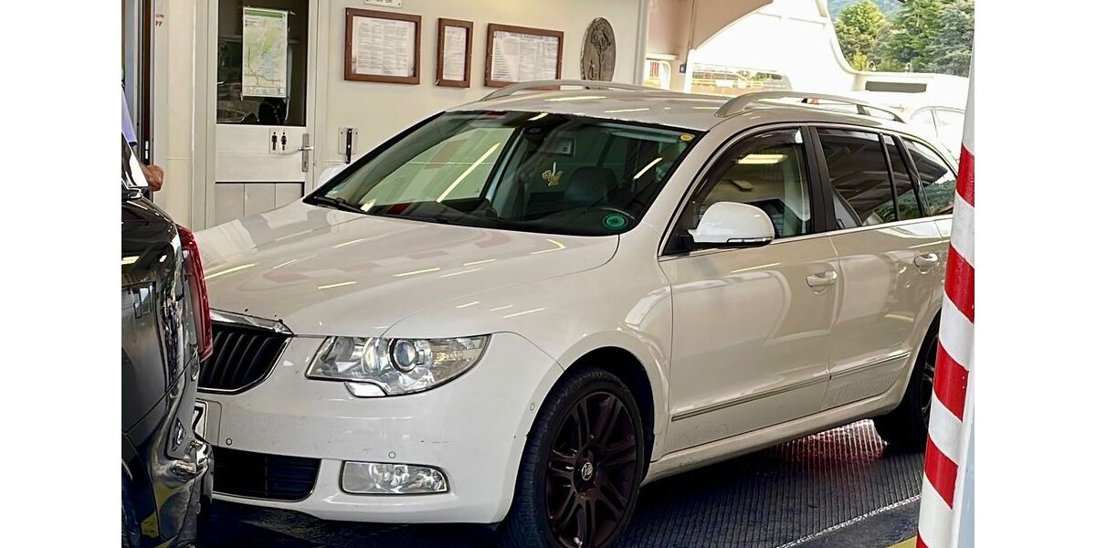 Skoda Superb 260.000 km 8.000 &euro; Dresden 01259