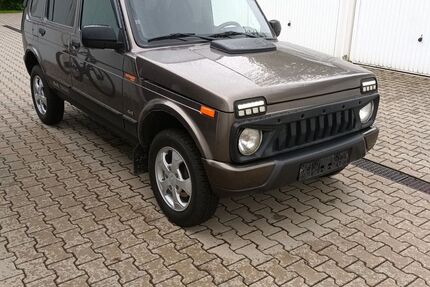 Lada Niva 71.000 km 14.499 &euro; Waldkraiburg 84478