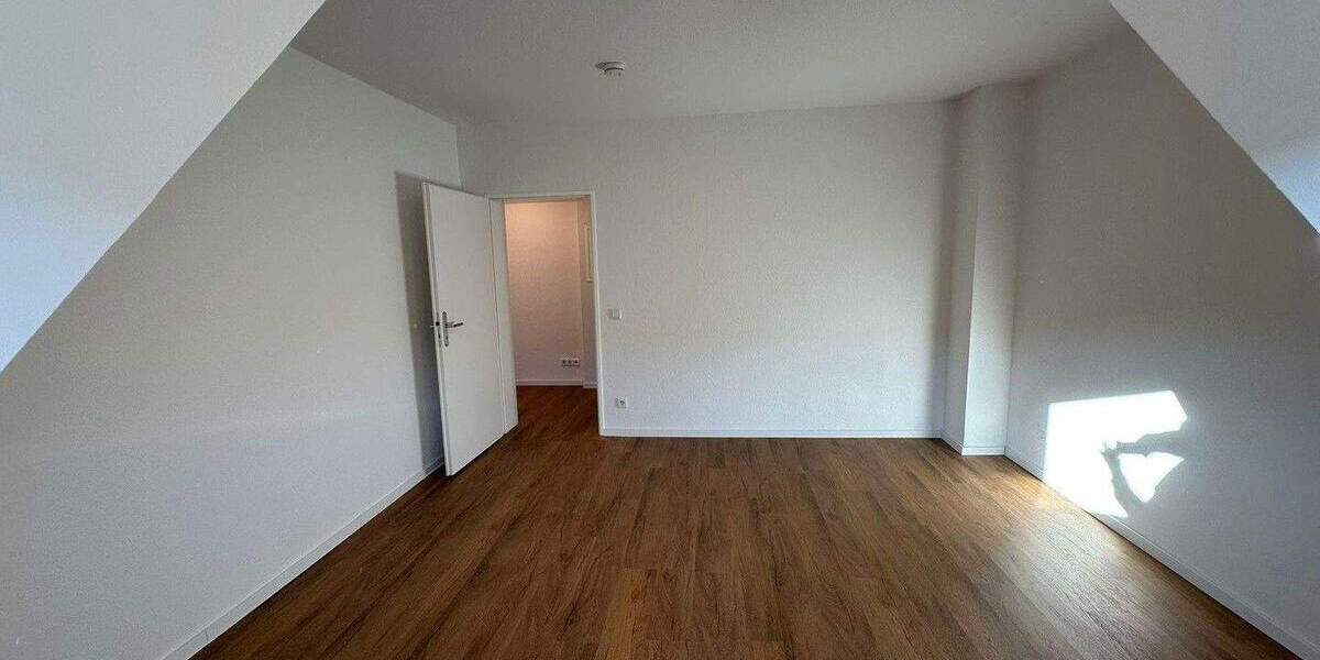 Etagenwohnung Essen Huttrop - 3 Zimmer, 96 m&sup2;, 990&euro; | Angebot:24860521