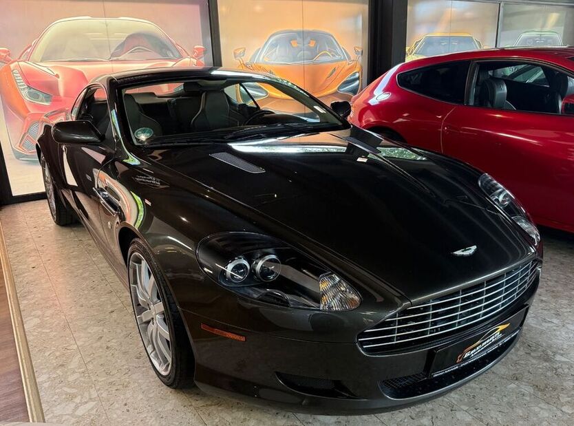 DB9