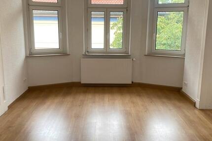 4 Zimmer Wohnung mit Balkon