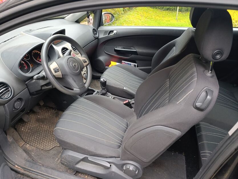 Opel Corsa 181.000 km 800 € Zemmer 54313