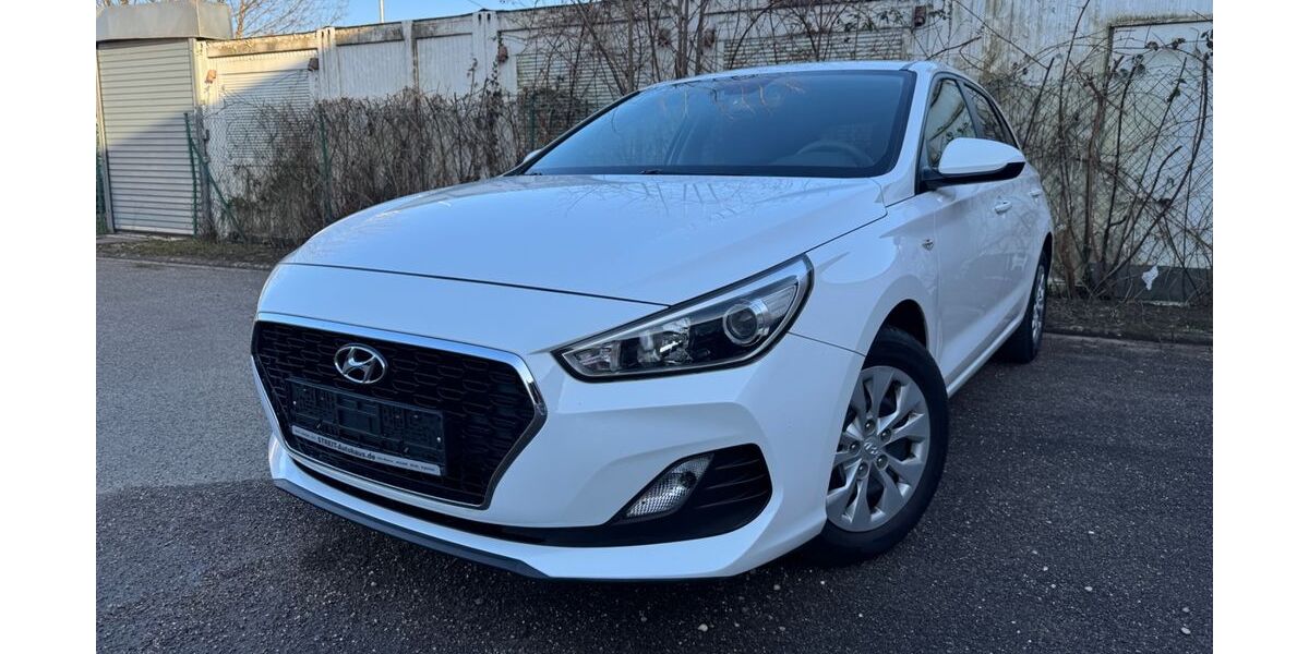 Hyundai i30 51.100 km 11.390 &euro; Karlsruhe 76187