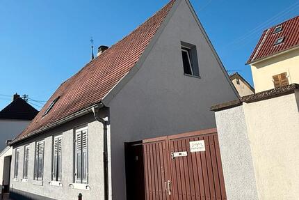 Haus Ludwigshafen am Rhein Ludwigshafen-Oggersheim - 3 Zimmer, 105 m&sup2;, 1.100&euro; | Angebot:24527894