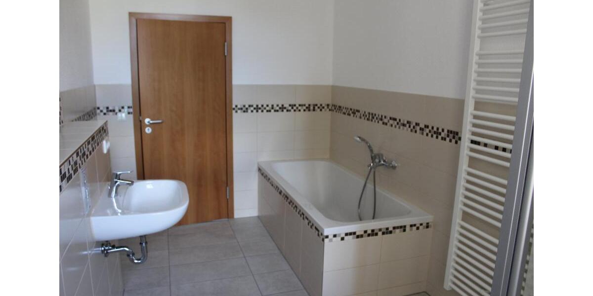 Erdgeschoßwohnung Marienberg - 3 Zimmer, 100 m&sup2;, 400&euro; | Angebot:24849892