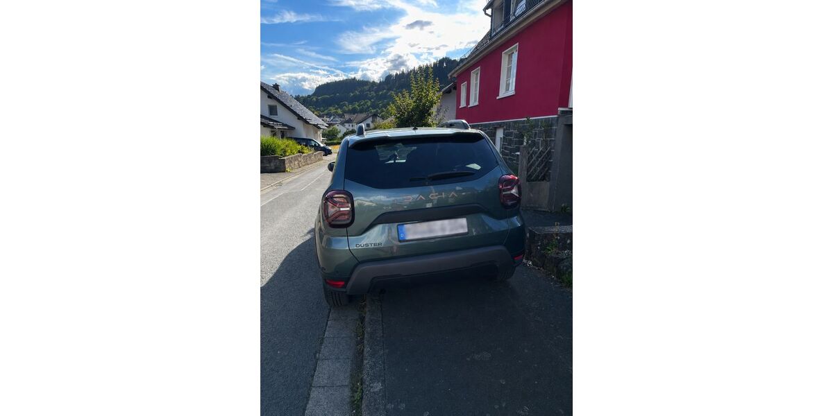 Dacia Duster 32.300 km 23.000 &euro; Biedenkopf 35216