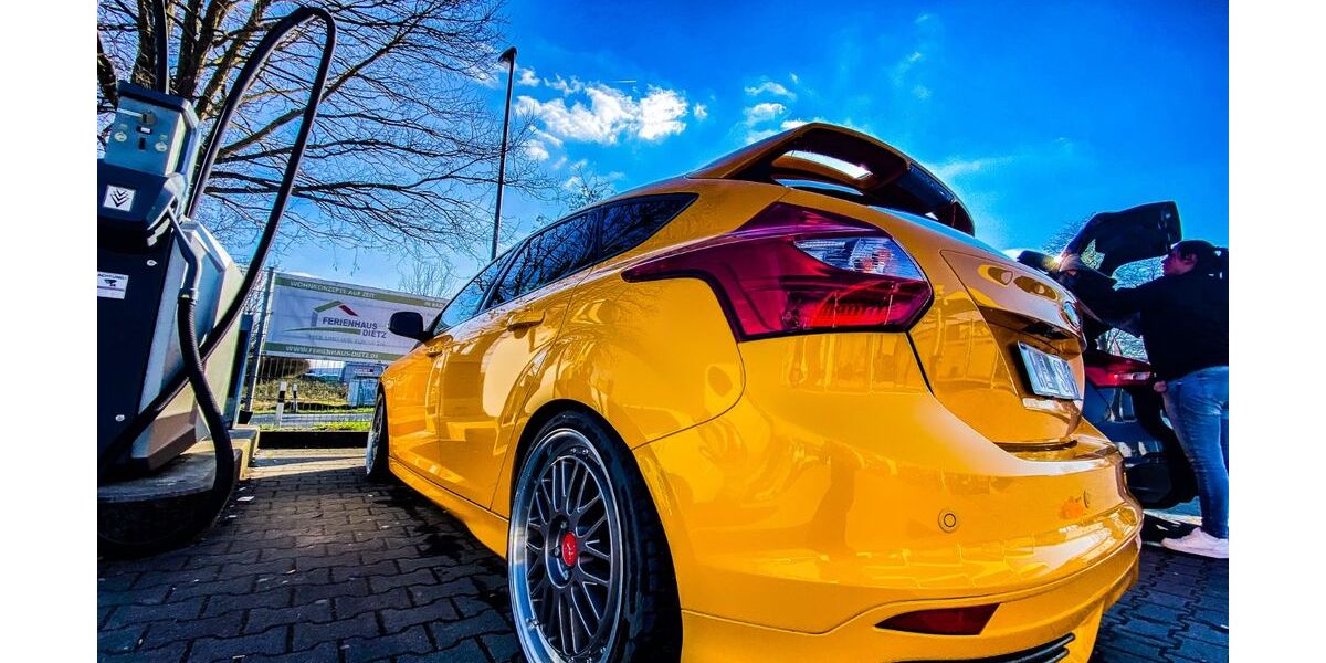 Ford Focus 76.580 km 14.900 &euro; Selters 65618