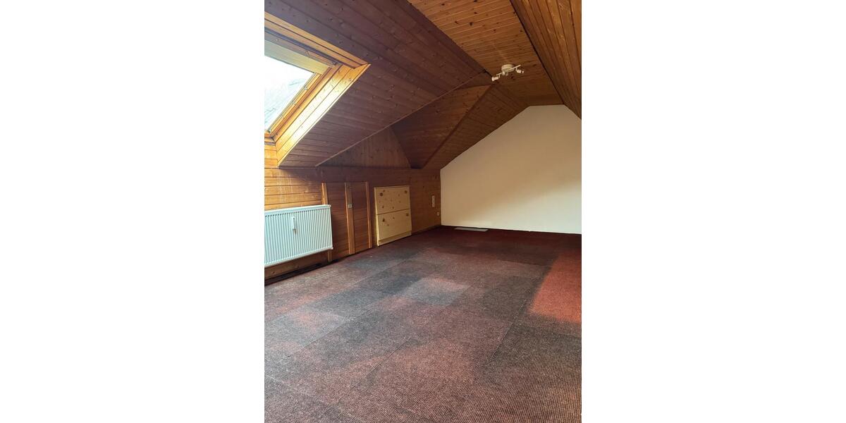 Wohnung Obergeschoss mit Dachgeschoss 100m2 1 zimmer