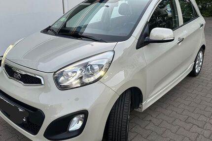 Kia Picanto 68.400 km 9.500 € Berlin 13189