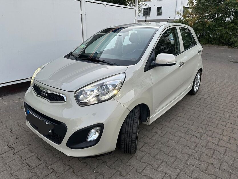 Kia Picanto 68.400 km 9.500 € Berlin 13189