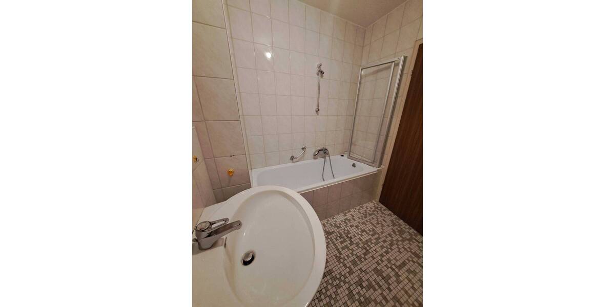 Etagenwohnung Burghausen - 3 Zimmer, 80 m&sup2;, 255.000&euro; | Angebot:25997295