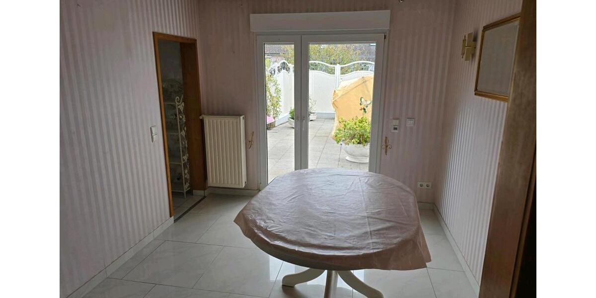 Reihenhaus Kaiserslautern Betzenberg - 3 Zimmer, 110 m&sup2;, 1.500&euro; | Angebot:26394081