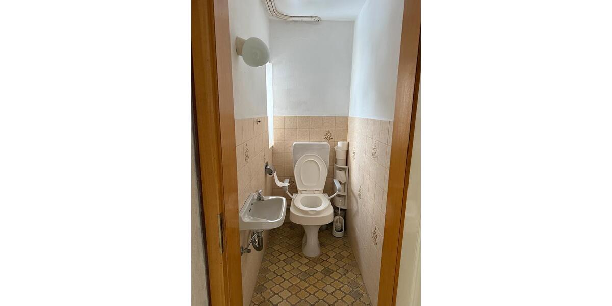 Geräumiges 7-Zimmer-Einfamilienhaus in ruhiger Lage von Aßlar 6.5 zimmer