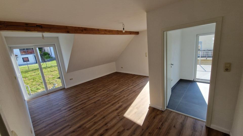 Dachgeschoßwohnung Vilshofen an der Donau - 3 Zimmer, 75 m&sup2;, 870&euro; | Angebot:26697948
