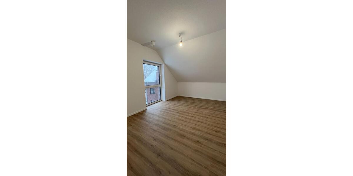 Dachgeschoßwohnung Oldenburg Eversten - 5 Zimmer, 158 m&sup2;, 1.820&euro; | Angebot:25305880