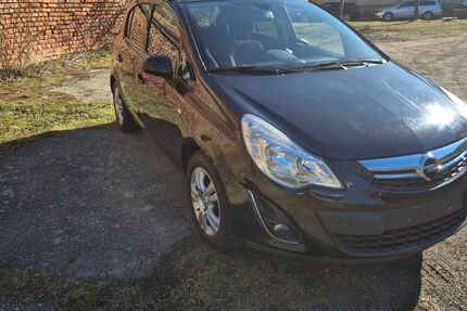 Opel Corsa 133.025 km 3.499 &euro; Böhlen OT Großdeuben 04564