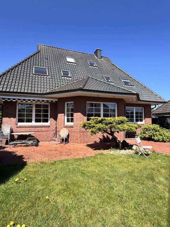 Haus zum Kaufen in Varel 525.000 € 180.22 m²