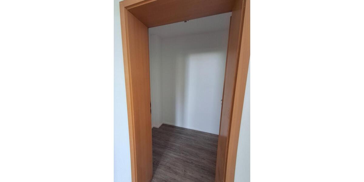 Etagenwohnung Schirgiswalde-Kirschau Kirschau - 4 Zimmer, 117 m&sup2;, 877&euro; | Angebot:26476004