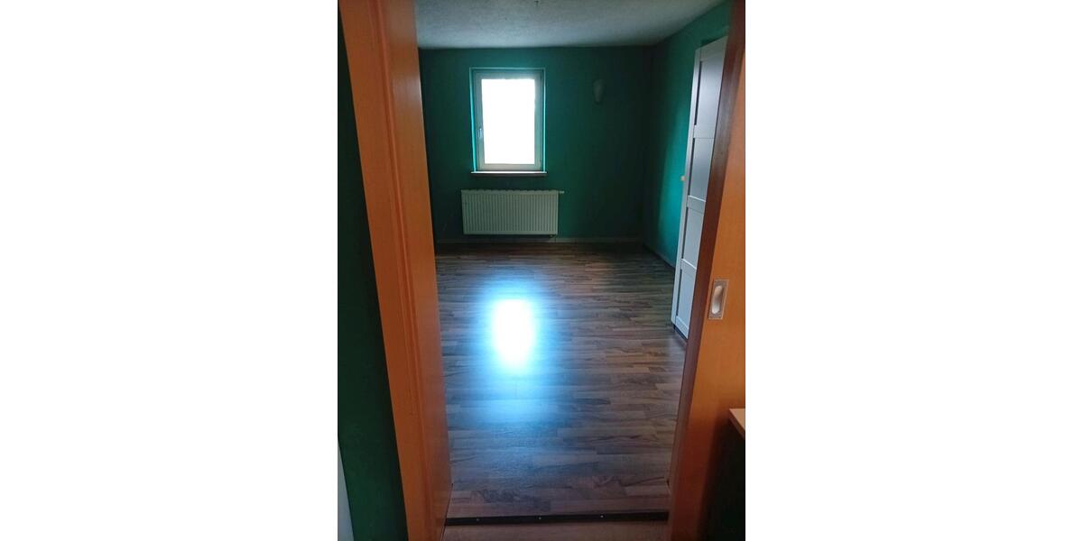 Einfamilienhaus Ahorn - 14 Zimmer, 300 m&sup2;, 1.100&euro; | Angebot:25728519