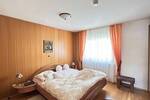 Gepflegtes Wohnhaus mit drei Mieteinheiten