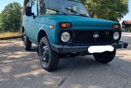 Lada Niva 48.000 km 2.400 &euro; Vilshofen 94474