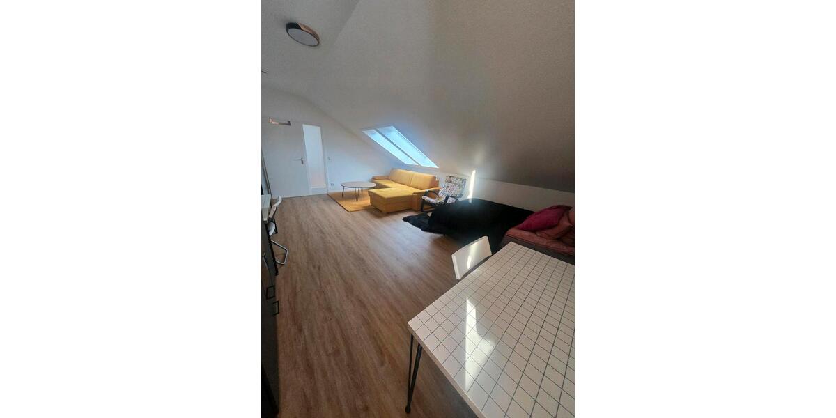 Dachgeschoßwohnung Böblingen Dagersheim - 2.5 Zimmer, 75 m&sup2;, 1.400&euro; | Angebot:26671469