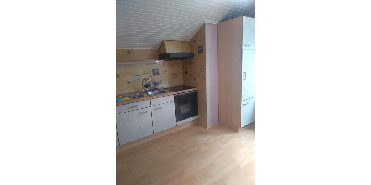 Kleine schöne Dachgeschosswohnung in Deggendorf 2 zimmer