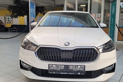 Skoda Fabia 5.000 km 18.490 &euro; Radebeul 01445