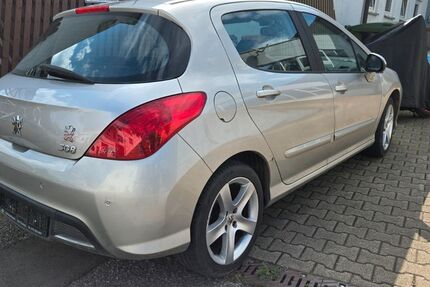 Peugeot 308 172.250 km 1.899 &euro; Illingen 75428