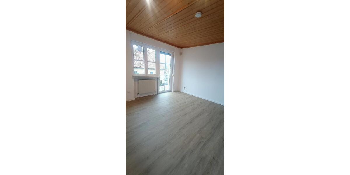Maisonettenwohnung Freudenberg - 7 Zimmer, 120 m&sup2;, 700&euro; | Angebot:26680193