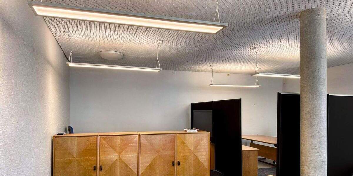 Gewerbeobjekt Kirchzarten - 2 Zimmer, 124 m&sup2;, 1.364&euro; | Angebot:25361205