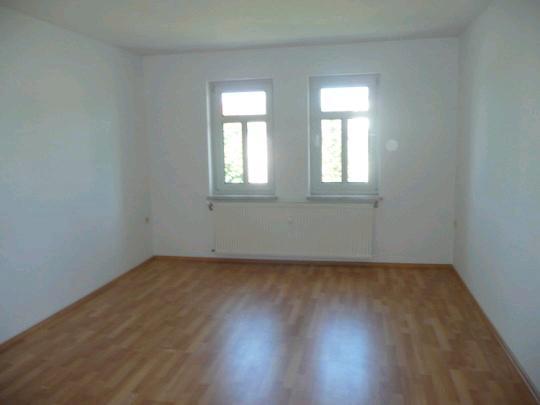 Dachgeschoßwohnung Werdau - 3 Zimmer, 76 m&sup2;, 707&euro; | Angebot:26350221