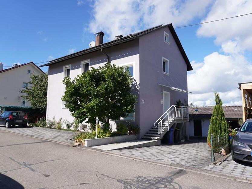 Zweifamilienhaus mit großem Garten, PV-Anlage & vielen Extras!