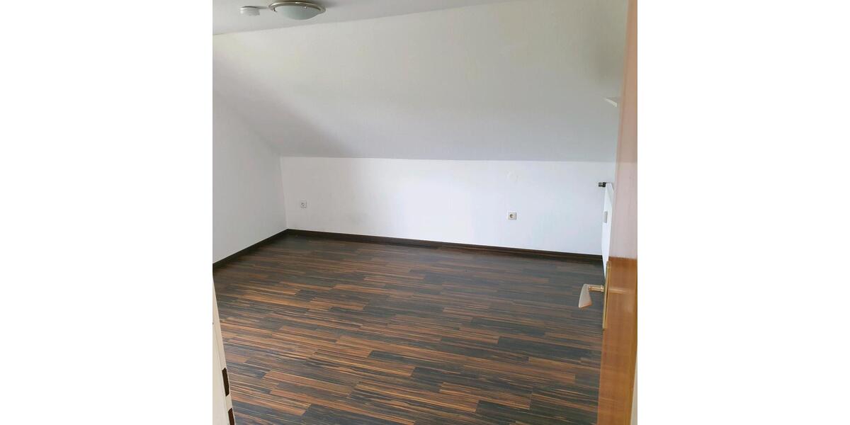 Dachgeschoßwohnung Poppenhausen (Wasserkuppe) - 1 Zimmer, 60 m&sup2;, 360&euro; | Angebot:26019517