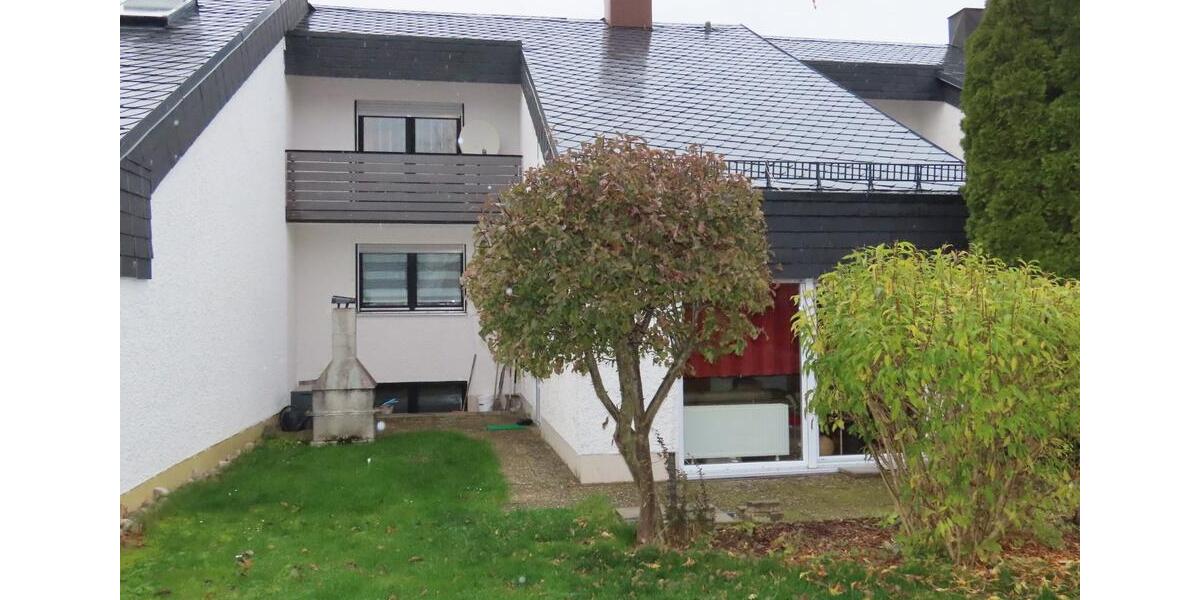 Reihenhaus Marktredwitz - 5 Zimmer, 140 m&sup2;, 1.000&euro; | Angebot:26101611