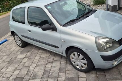 Renault Clio 175.000 km 1.690 &euro; Bad emstal 34308