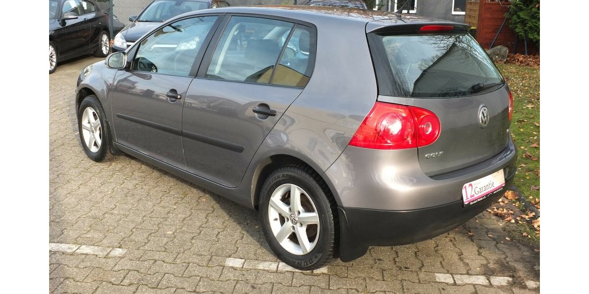 VW Golf TRENDLINE KLIMAAUTOMATIK 5-TÜRIG 132.115 km 4.904 &euro; Köln 50858