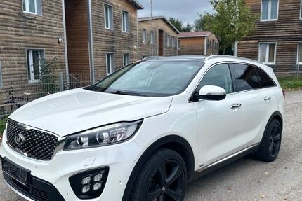 Kia Sorento 147.876 km 16.999 € München 81929