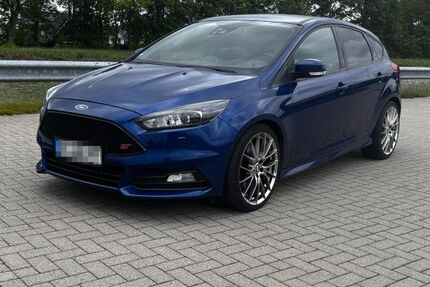 Ford Focus 114.094 km 16.500 &euro; Ibbenbüren 49479