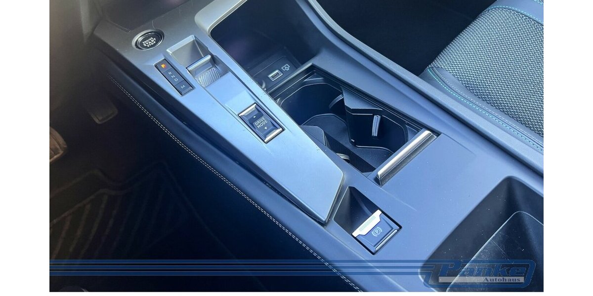 Peugeot 308 Allure EAT8*NAV*Carplay*LED*360°*Cockpit* 150.000 km 14.990 &euro; Berlin 13187