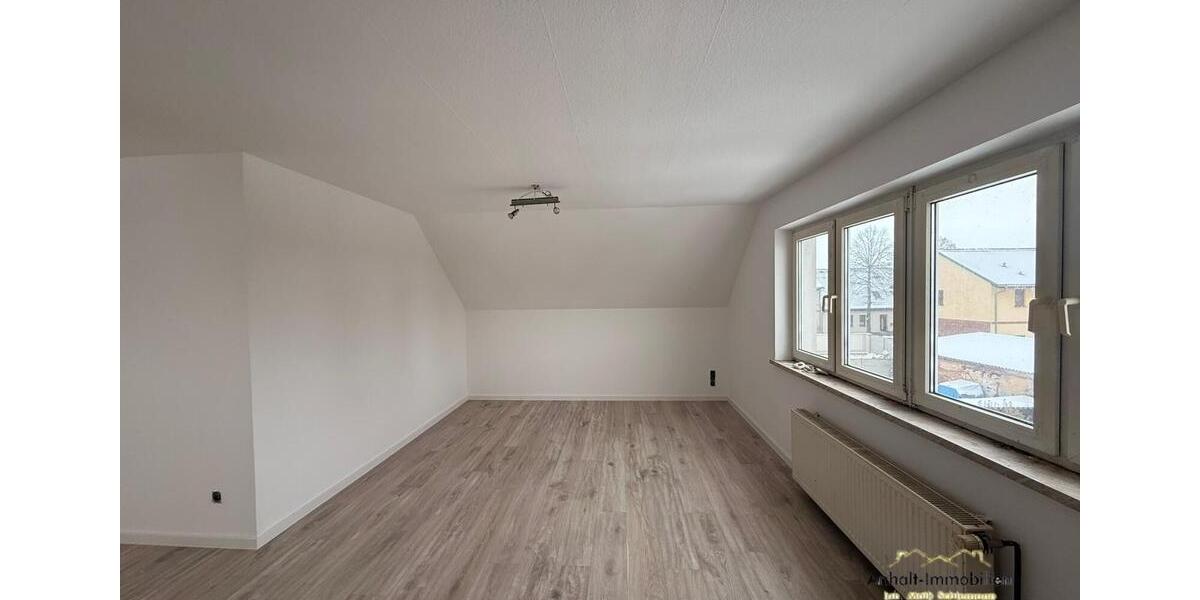 Dachgeschoßwohnung Südliches Anhalt - 2 Zimmer, 56 m&sup2;, 315&euro; | Angebot:24690924