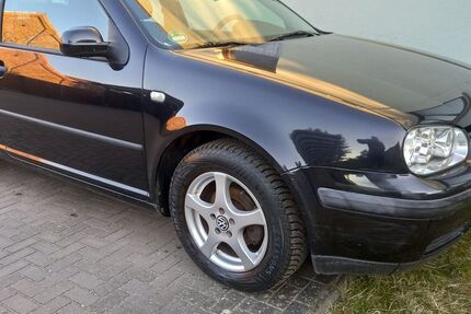 VW Golf 120.000 km 777 &euro; Genthin/OT Parchen 39307
