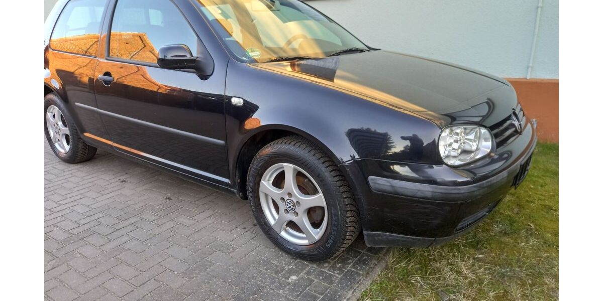 VW Golf 120.000 km 777 &euro; Genthin/OT Parchen 39307