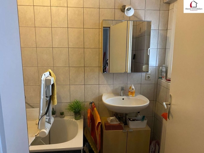 °°° Mehrfamilienhaus MIT 4 WohnungEN, 3 GARAGEN, GARTEN UND AUSBAUPOTENZIAL °°°