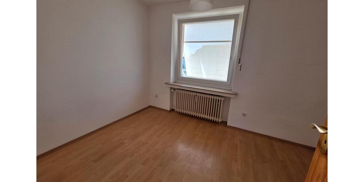 Etagenwohnung Kassel Bettenhausen - 3 Zimmer, 169 m&sup2;, 1.090&euro; | Angebot:26618607