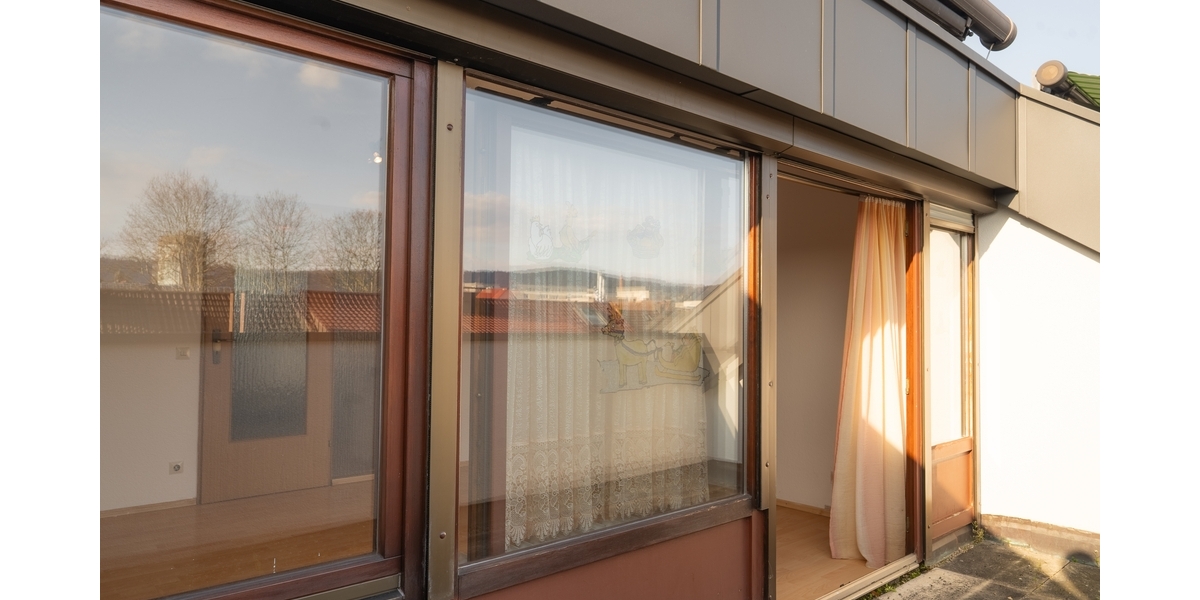 Sonnige Dachgeschoss-Oase mit PV-Anlage und Balkon - Etagenwohnung Schorndorf | Angebot:26818454