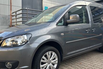 VW Caddy 135.097 km 7.980 &euro; Berlin 13353